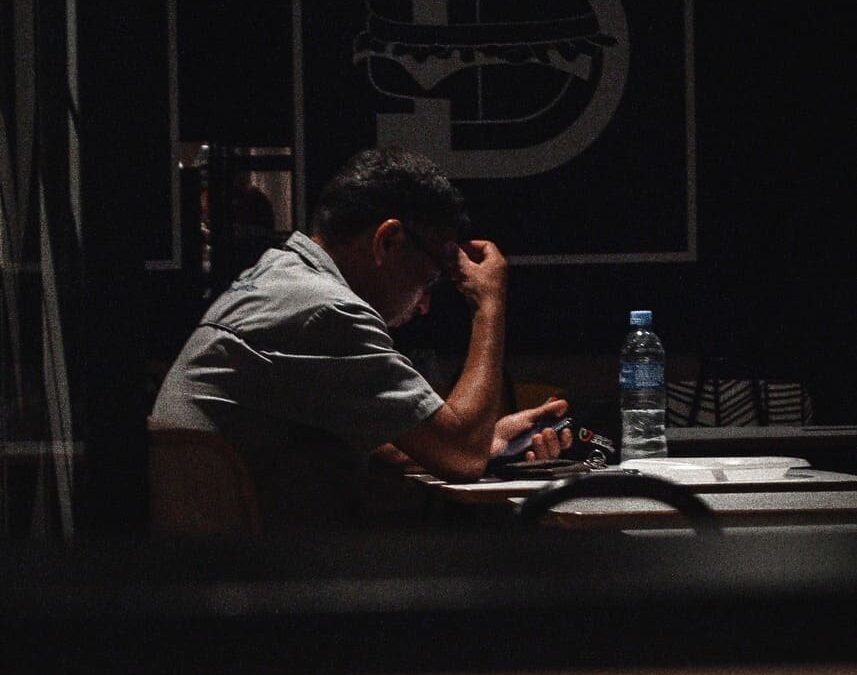 Cómo mantener una actitud positiva en los negocios y manejar los altibajos emocionales